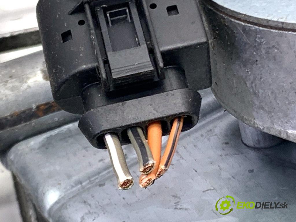 MERCEDES-BENZ X164 SUV 2007 165 kW GL 320 CDI 4-matic (164.822) 2987 Mechanizmus stieračov predný A1648202442 (Motorček stieračov predný)