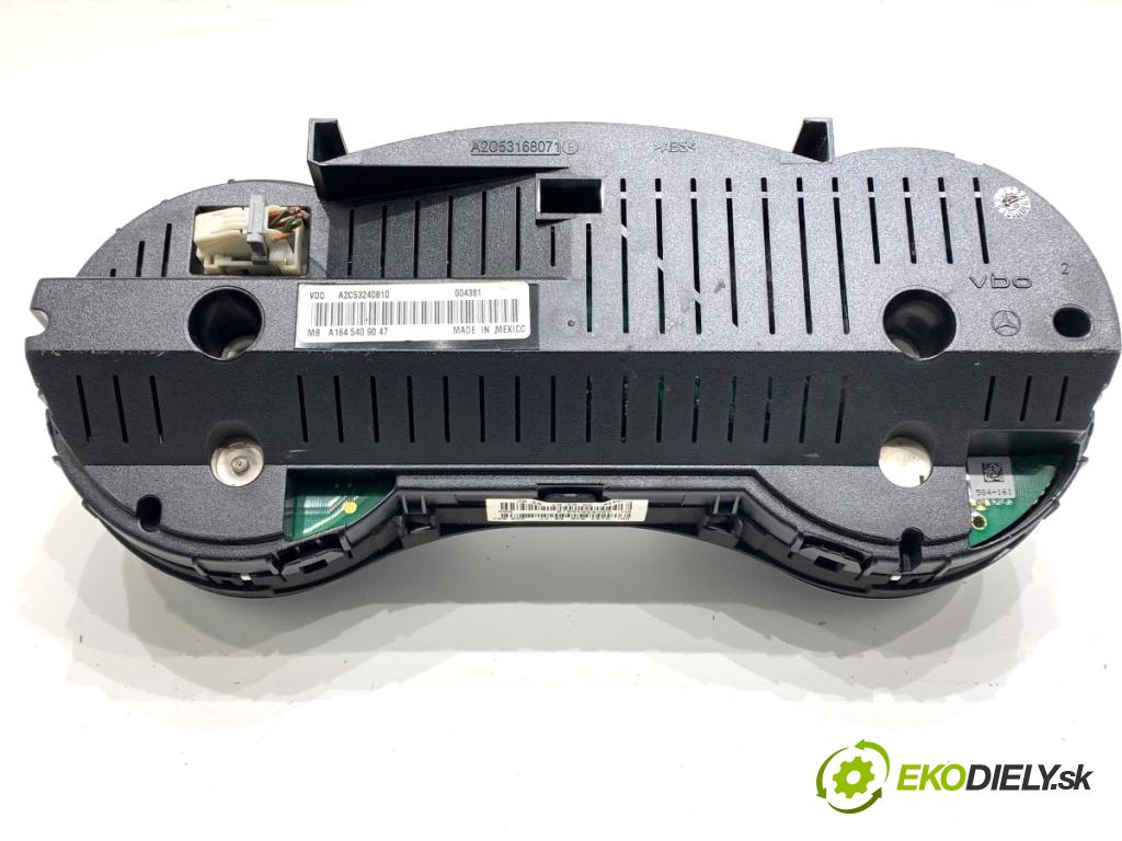 MERCEDES-BENZ X164 SUV 2007 165 kW GL 320 CDI 4-matic (164.822) 2987 prístrojovka A1645409047 (Přístrojová deska)