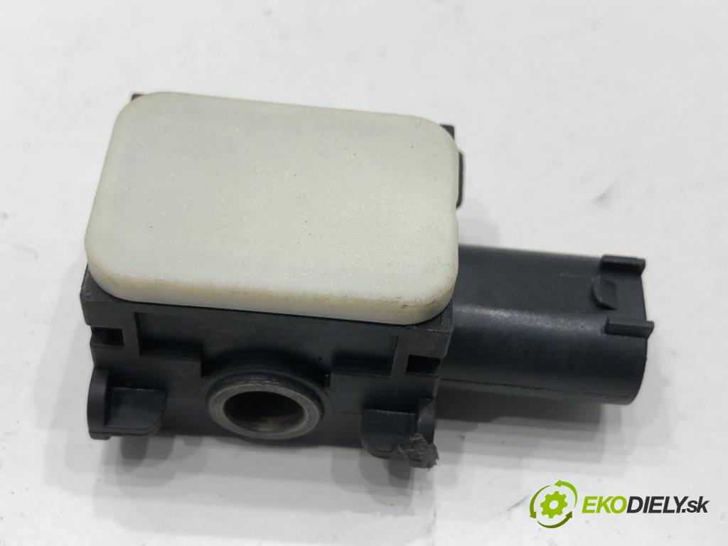 MERCEDES-BENZ X164 SUV 2007 165 kW GL 320 CDI 4-matic (164.822) 2987 Snímač nárazu 0038202826 (Snímač nárazu)