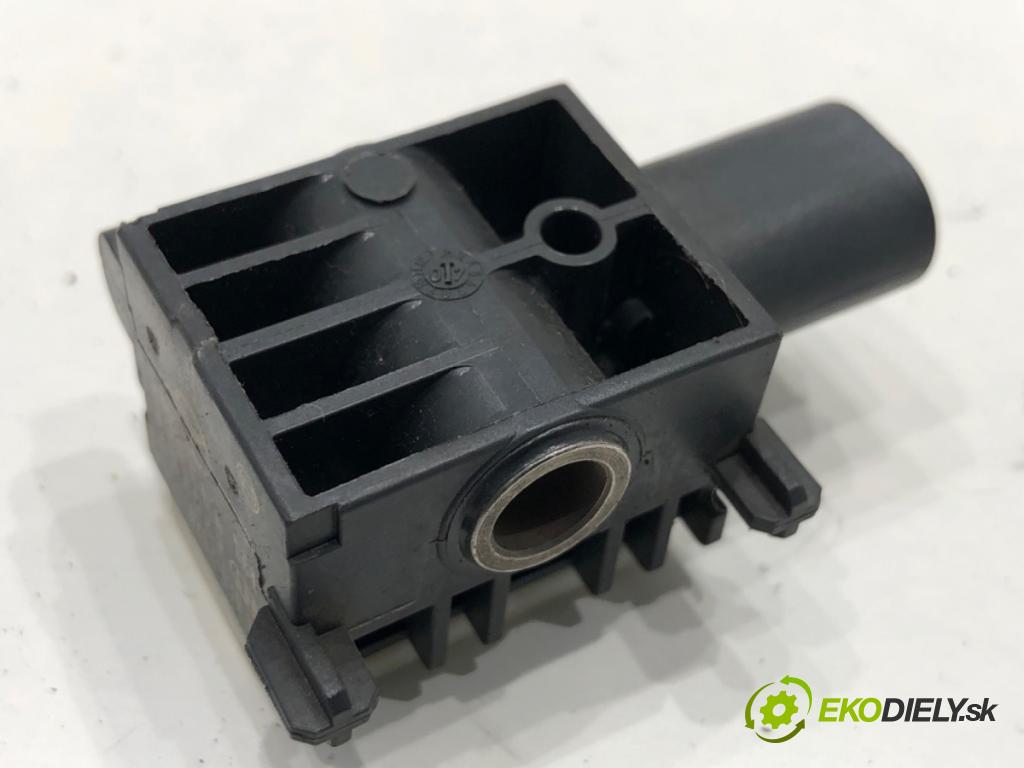 MERCEDES-BENZ X164 SUV 2007 165 kW GL 320 CDI 4-matic (164.822) 2987 Snímač nárazu 0038202826 (Snímač nárazu)