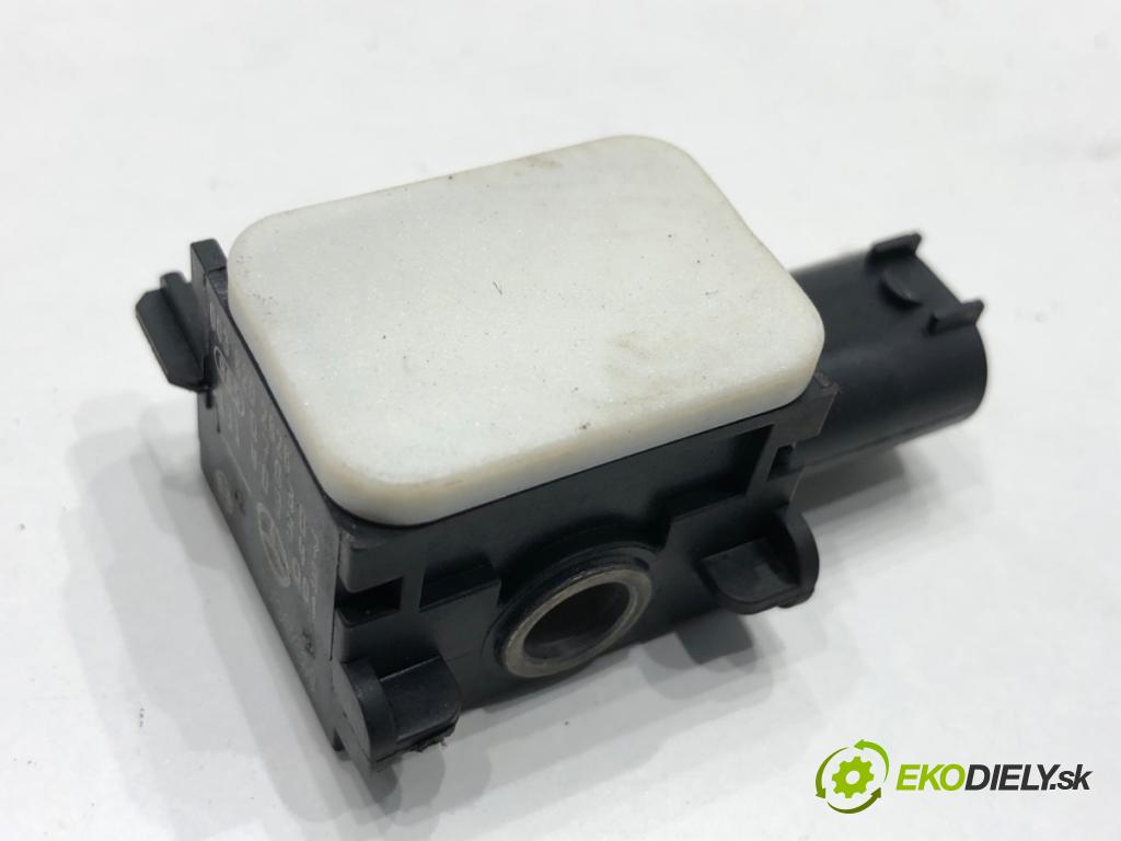 MERCEDES-BENZ X164 SUV 2007 165 kW GL 320 CDI 4-matic (164.822) 2987 Snímač nárazu 0038202826 (Snímač nárazu)