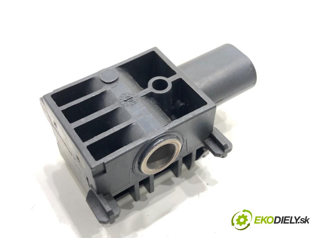 MERCEDES-BENZ X164 SUV 2007 165 kW GL 320 CDI 4-matic (164.822) 2987 Snímač nárazu 0038202826 (Snímač nárazu)