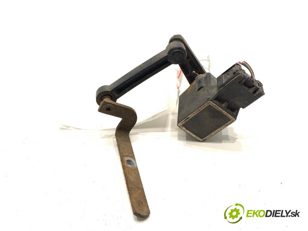 MERCEDES-BENZ X164 SUV 2007 165 kW GL 320 CDI 4-matic (164.822) 2987 snímač ÚROVEŇ: XENON zadní část levý A0105427717