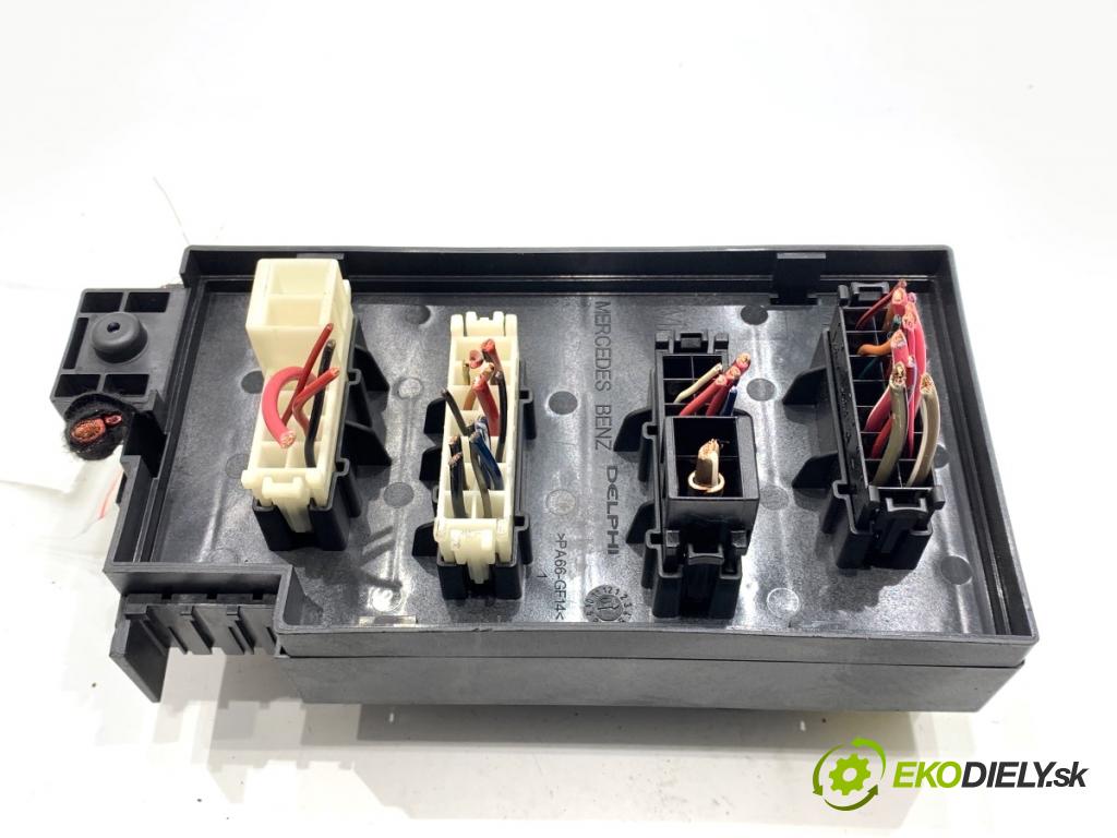 MERCEDES-BENZ X164 SUV 2007 165 kW GL 320 CDI 4-matic (164.822) 2987 Skrinka poistková A1645400672 (Poistková skrinka)