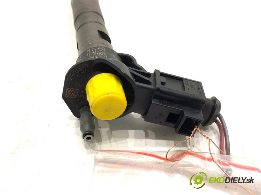 AUDI A4 B8 sedan 2010 100 kW 2.0 TDI 1968 vstrekovač 0445116030 (Vstrekovač paliva)