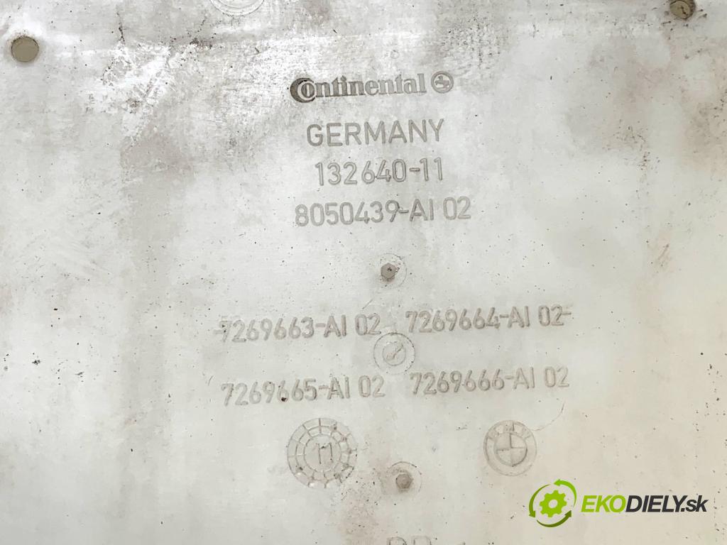 BMW F11 Kombi 2011 190 kW 530 d xDrive 2993 Nádržka ostrekovačov 8050439