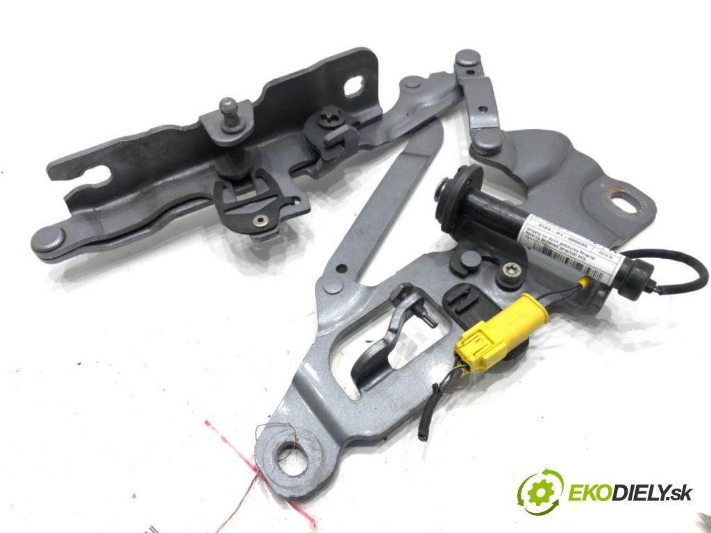 BMW F11 Kombi 2011 190 kW 530 d xDrive 2993 závěs kapoty pravý přední část 7249888