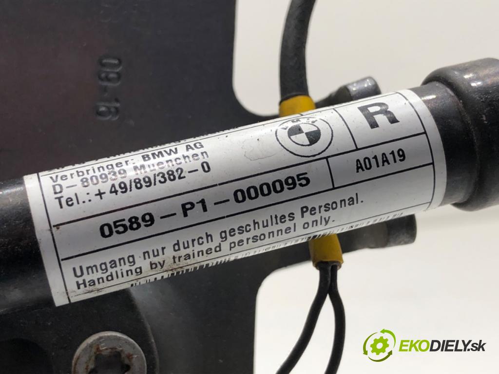 BMW F11 Kombi 2011 190 kW 530 d xDrive 2993 Záves kapoty pravy predný 7249888