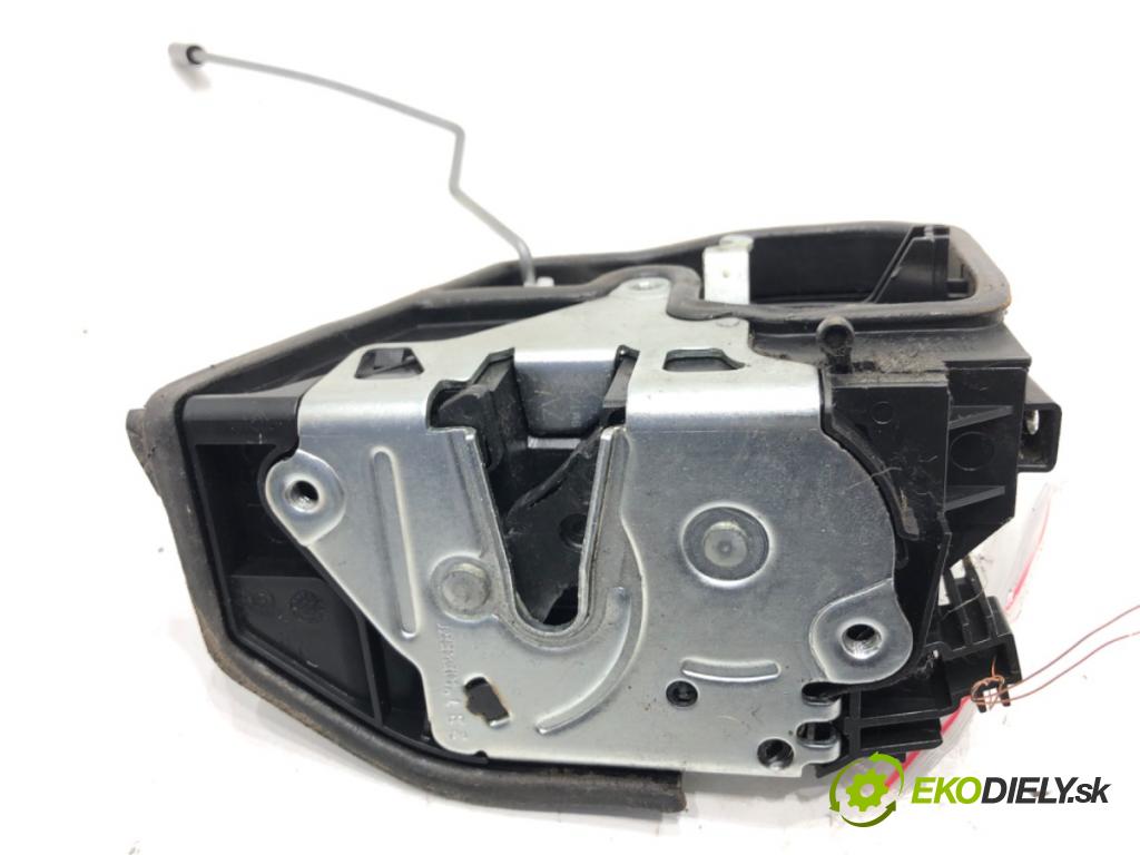 BMW F11 Kombi 2011 190 kW 530 d xDrive 2993 zámok Dvere pravy zad 7229459