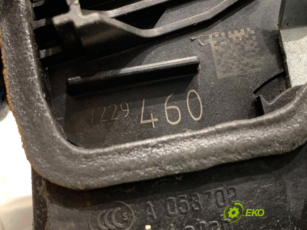 BMW F11 Kombi 2011 190 kW 530 d xDrive 2993 zámok Dvere ľavy zad 7229460