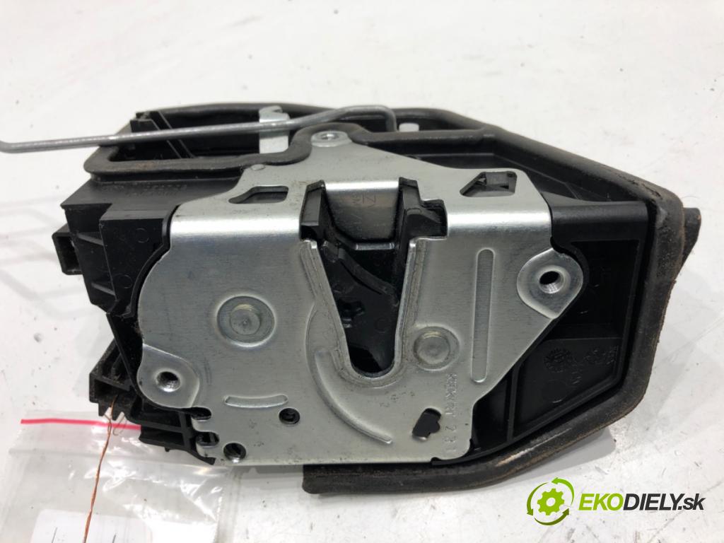 BMW F11 Kombi 2011 190 kW 530 d xDrive 2993 zámok Dvere pravy predný 7229458