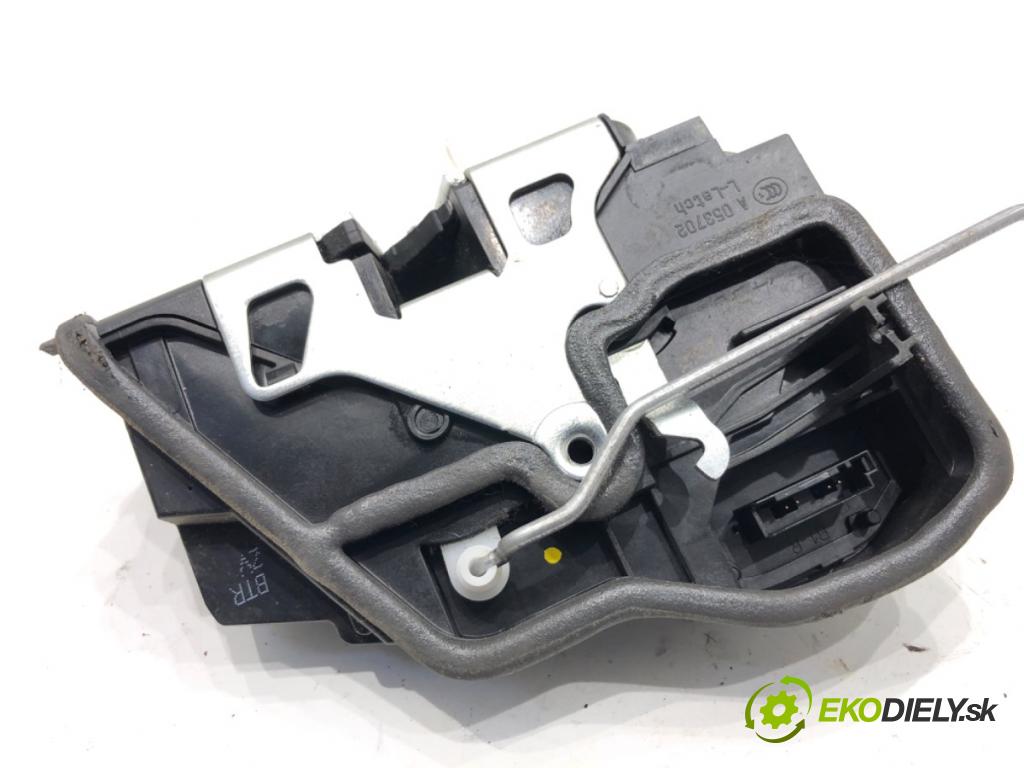 BMW F11 Kombi 2011 190 kW 530 d xDrive 2993 zámok Dvere pravy predný 7229458