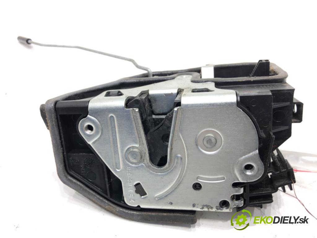 BMW F11 Kombi 2011 190 kW 530 d xDrive 2993 zámok Dvere ľavy predný 7229461