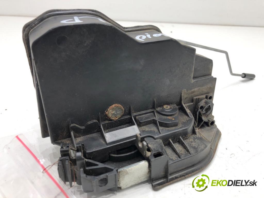 BMW F11 Kombi 2011 190 kW 530 d xDrive 2993 zámok Dvere ľavy predný 7229461