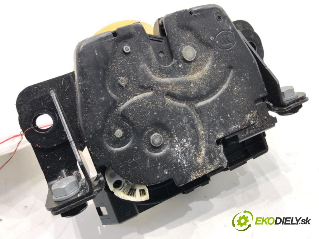 BMW F11 Kombi 2011 190 kW 530 d xDrive 2993 zámok dverí zad 912935