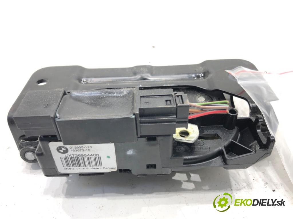 BMW F11 Kombi 2011 190 kW 530 d xDrive 2993 zámok dverí zad 912935