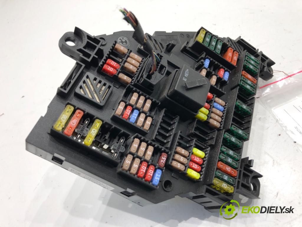 BMW F11 Kombi 2011 190 kW 530 d xDrive 2993 Skrinka poistková 9252813 (Poistková skrinka)