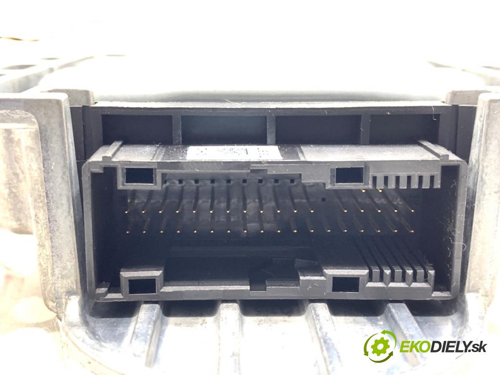 BMW F11 Kombi 2011 190 kW 530 d xDrive 2993 senzor airbag 6799887 (Snímač)