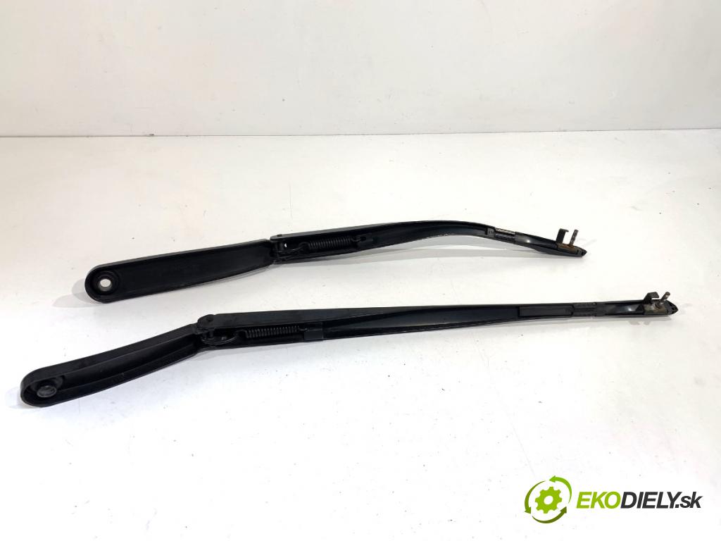 BMW F11 Kombi 2011 190 kW 530 d xDrive 2993 Rameno stierače predný 7203156 7182459