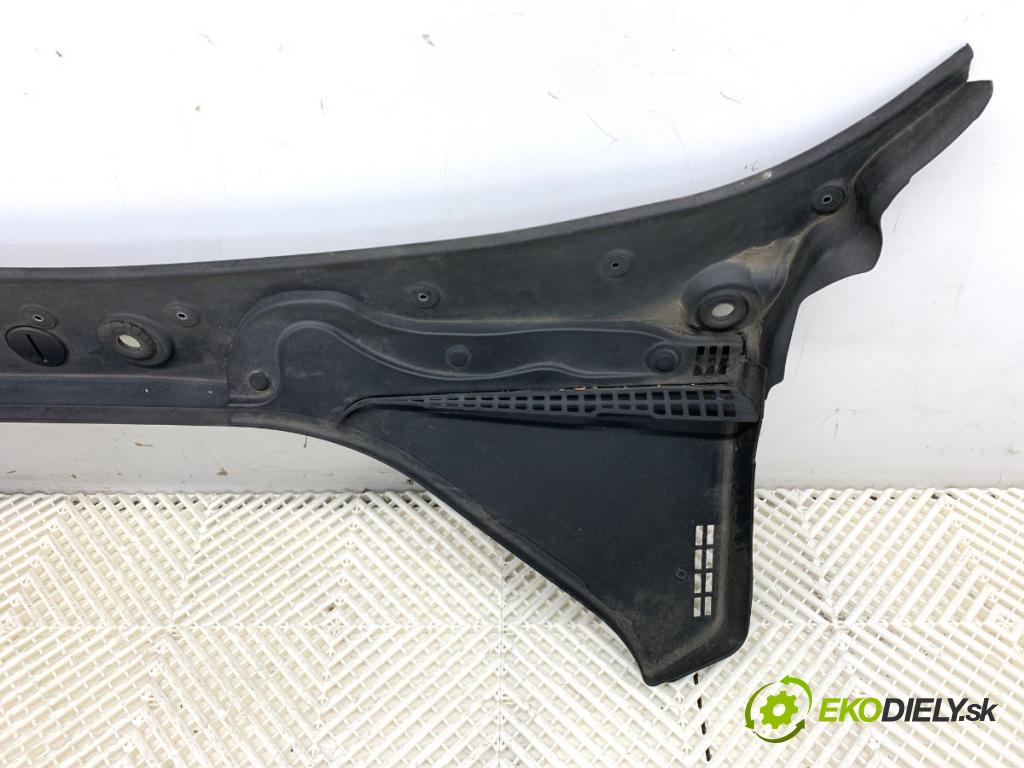 BMW F11 Kombi 2011 190 kW 530 d xDrive 2993 Torpédo, plast pod čelné okno 6987605 (Torpédo (plast pod čelným sklom))