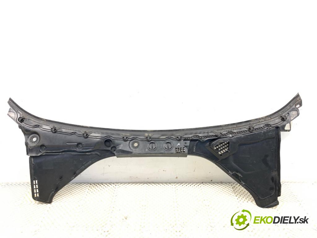 BMW F11 Kombi 2011 190 kW 530 d xDrive 2993 Torpédo, plast pod čelné okno 6987605 (Torpédo (plast pod čelným sklom))