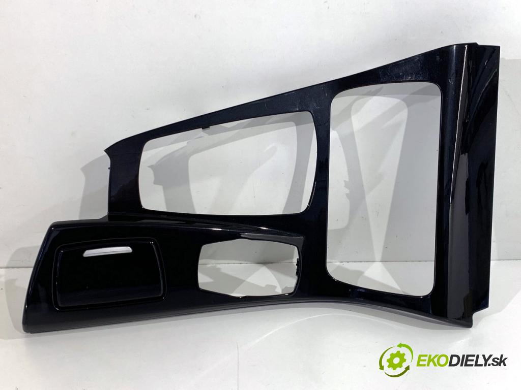BMW F11 Kombi 2011 190 kW 530 d xDrive 2993 lišty kryt 9206371 9166649 (Lišta)