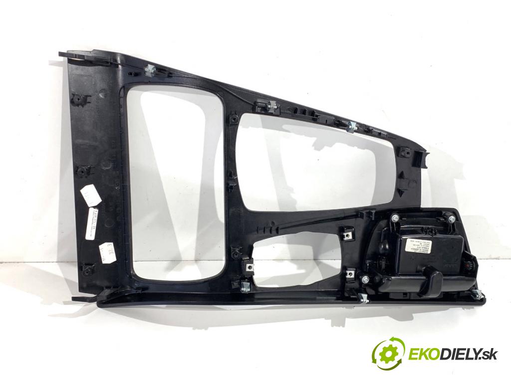 BMW F11 Kombi 2011 190 kW 530 d xDrive 2993 lišty kryt 9206371 9166649 (Lišta)