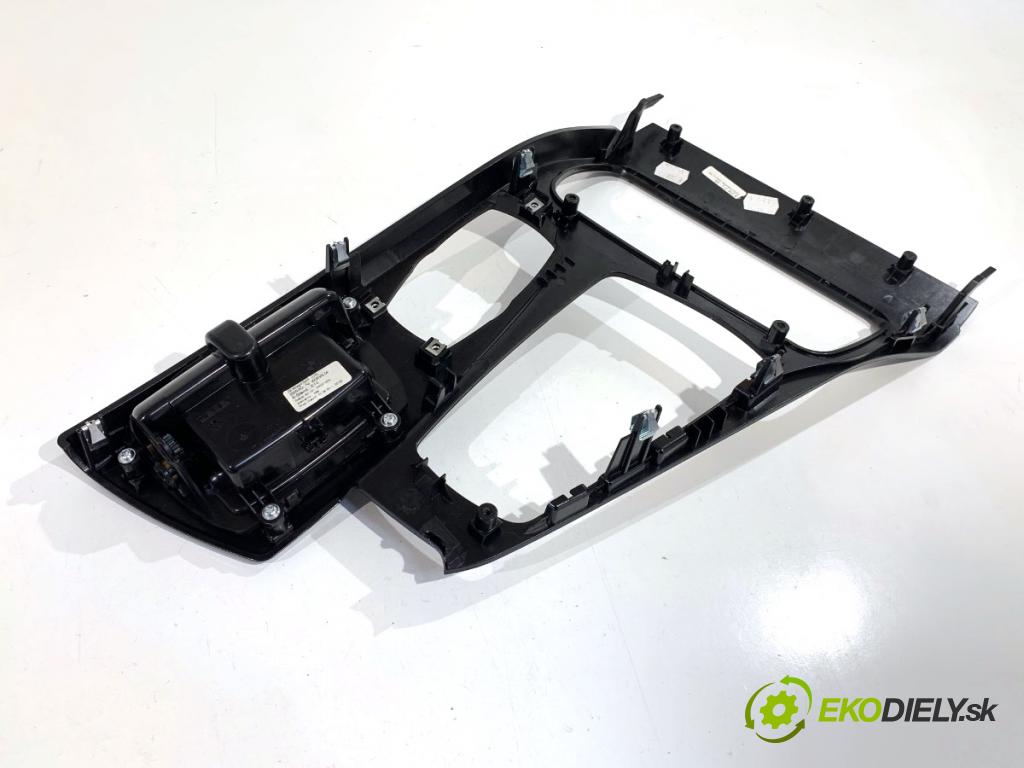 BMW F11 Kombi 2011 190 kW 530 d xDrive 2993 lišty kryt 9206371 9166649 (Lišta)