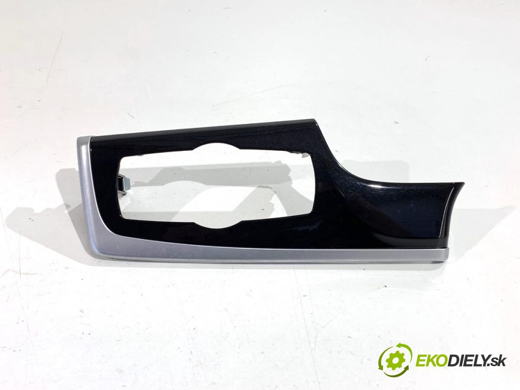 BMW F11 Kombi 2011 190 kW 530 d xDrive 2993 lišty kryt 9206371 9166649 (Lišta)