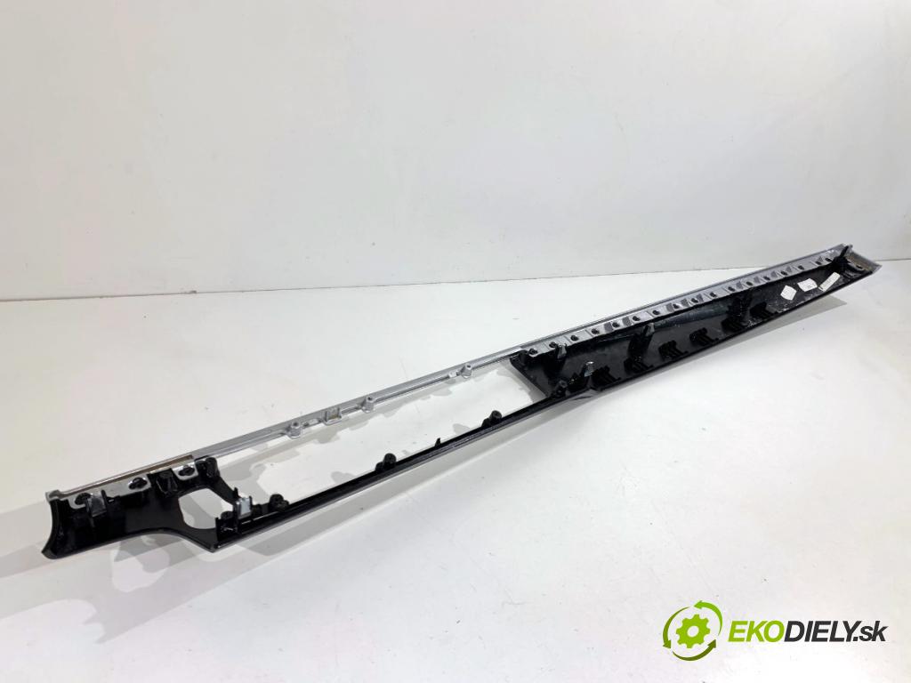 BMW F11 Kombi 2011 190 kW 530 d xDrive 2993 lišty kryt 9206371 9166649 (Lišta)