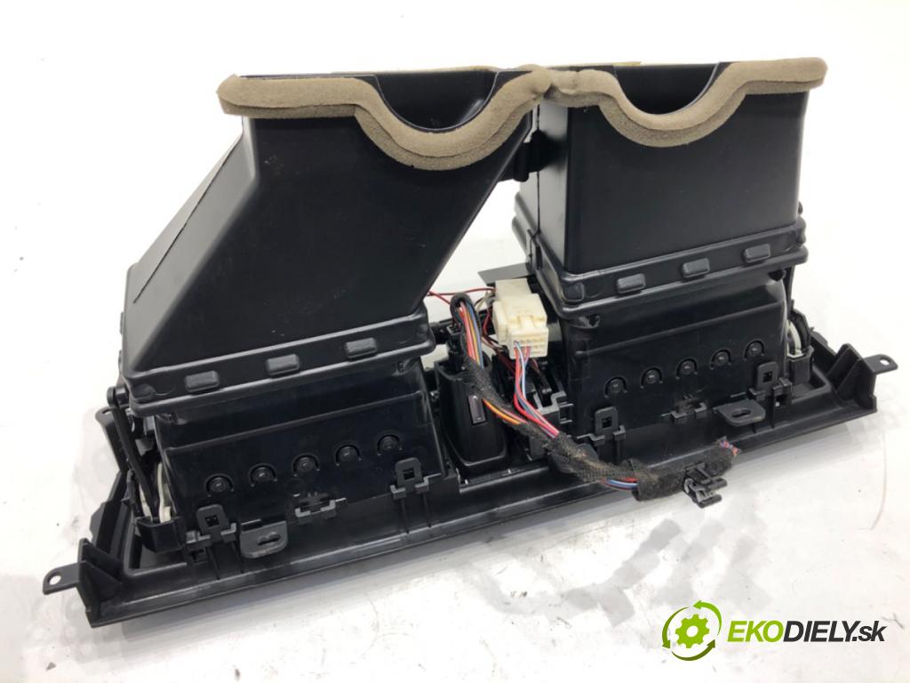 BMW F11 Kombi 2011 190 kW 530 d xDrive 2993 Mriežky kúrenia predný F49209136