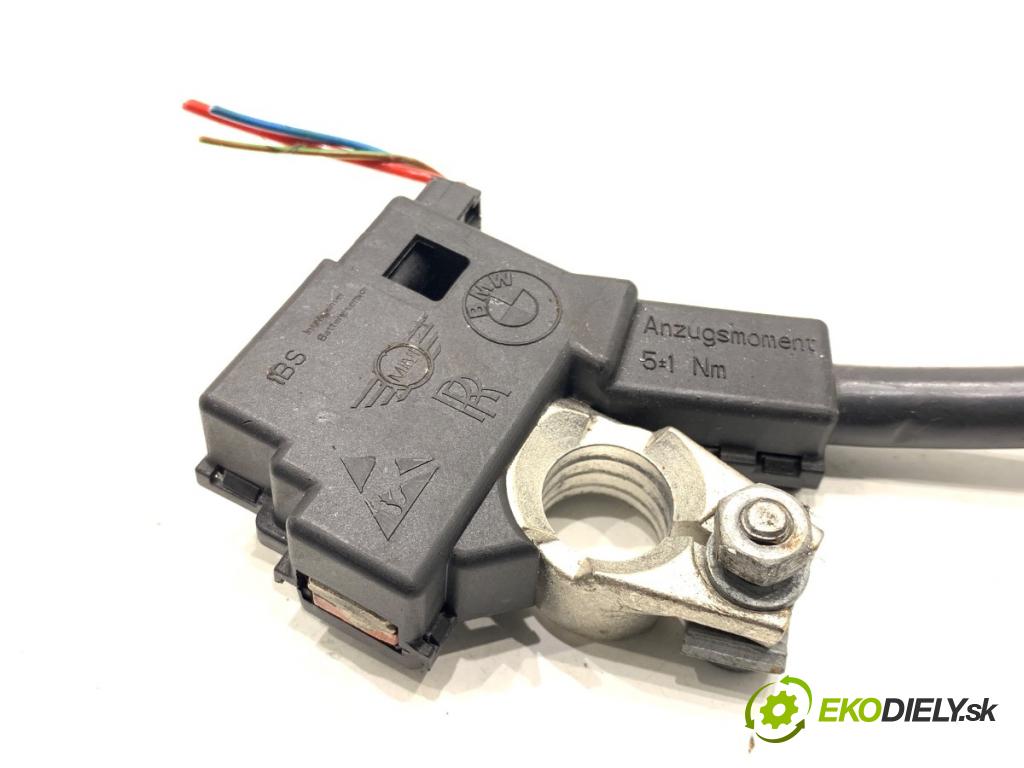 BMW F11 Kombi 2011 190 kW 530 d xDrive 2993 svorka MINUS: 9253082