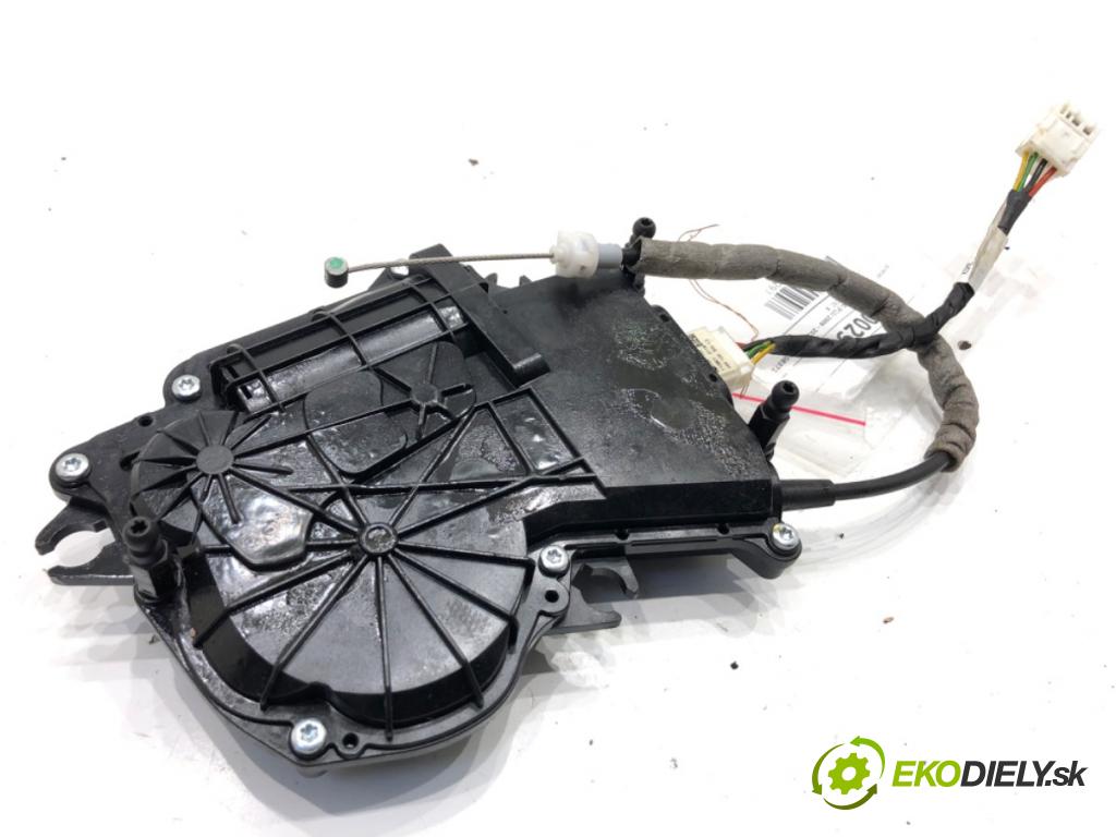 BMW F11 Kombi 2011 190 kW 530 d xDrive 2993 doťah dverí zad 7208371 918546