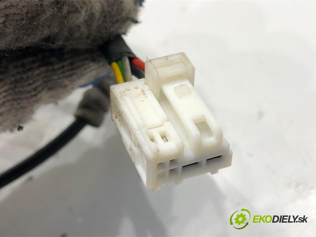 BMW F11 Kombi 2011 190 kW 530 d xDrive 2993 doťah dverí zad 7208371 918546