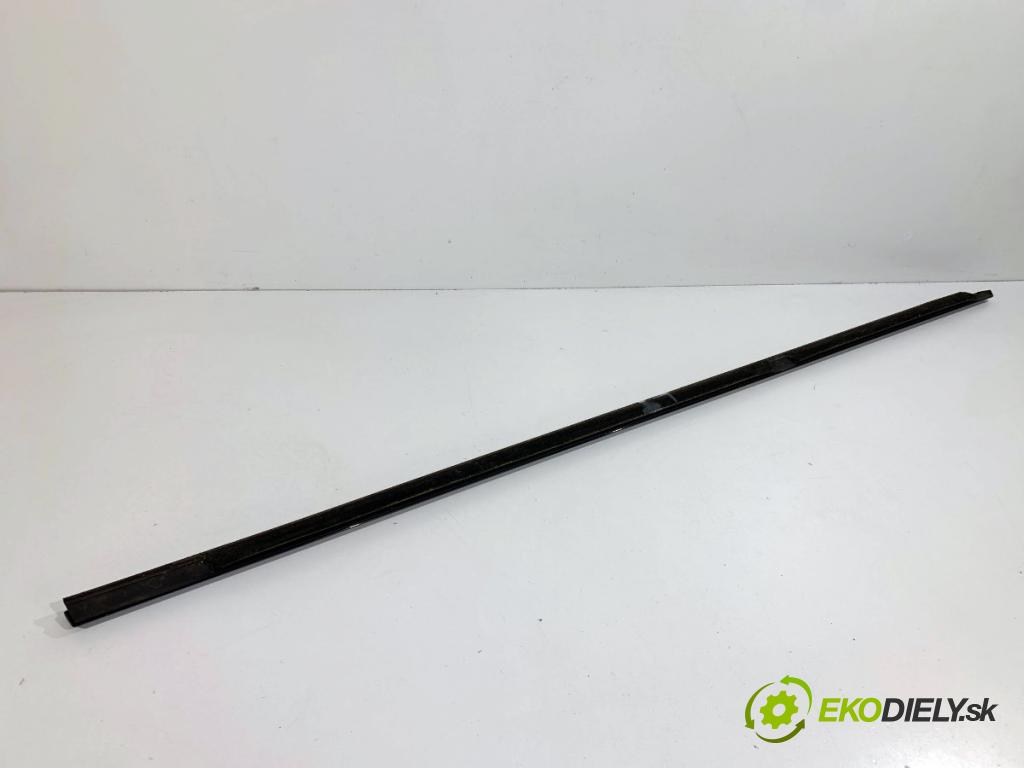 BMW F11 Kombi 2011 190 kW 530 d xDrive 2993 Lišta Sbírání: zad ľavy