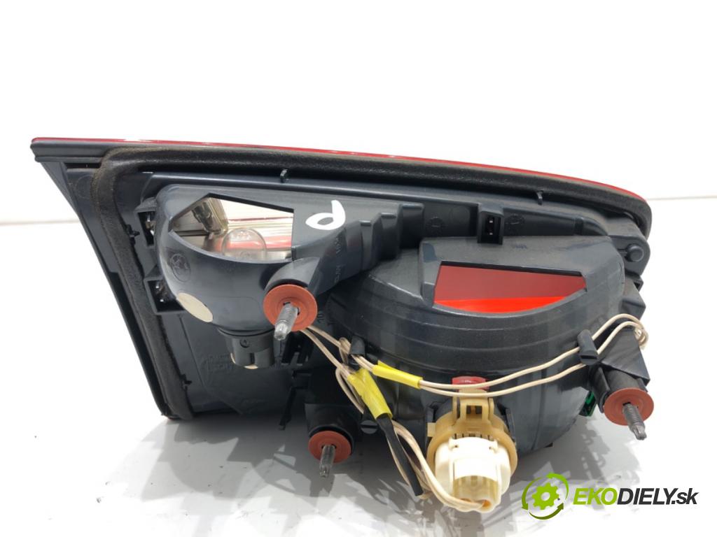 BMW F11 Kombi 2011 190 kW 530 d xDrive 2993 Svetlo zad pravá vnútorná 7203228 (Kľučka dverí ostatné)