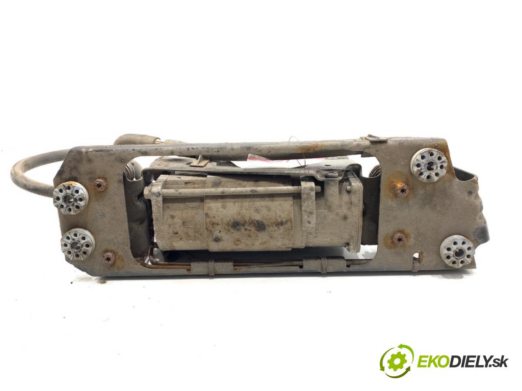 BMW F11 Kombi 2011 190 kW 530 d xDrive 2993 Kompresor nápravy 6789450