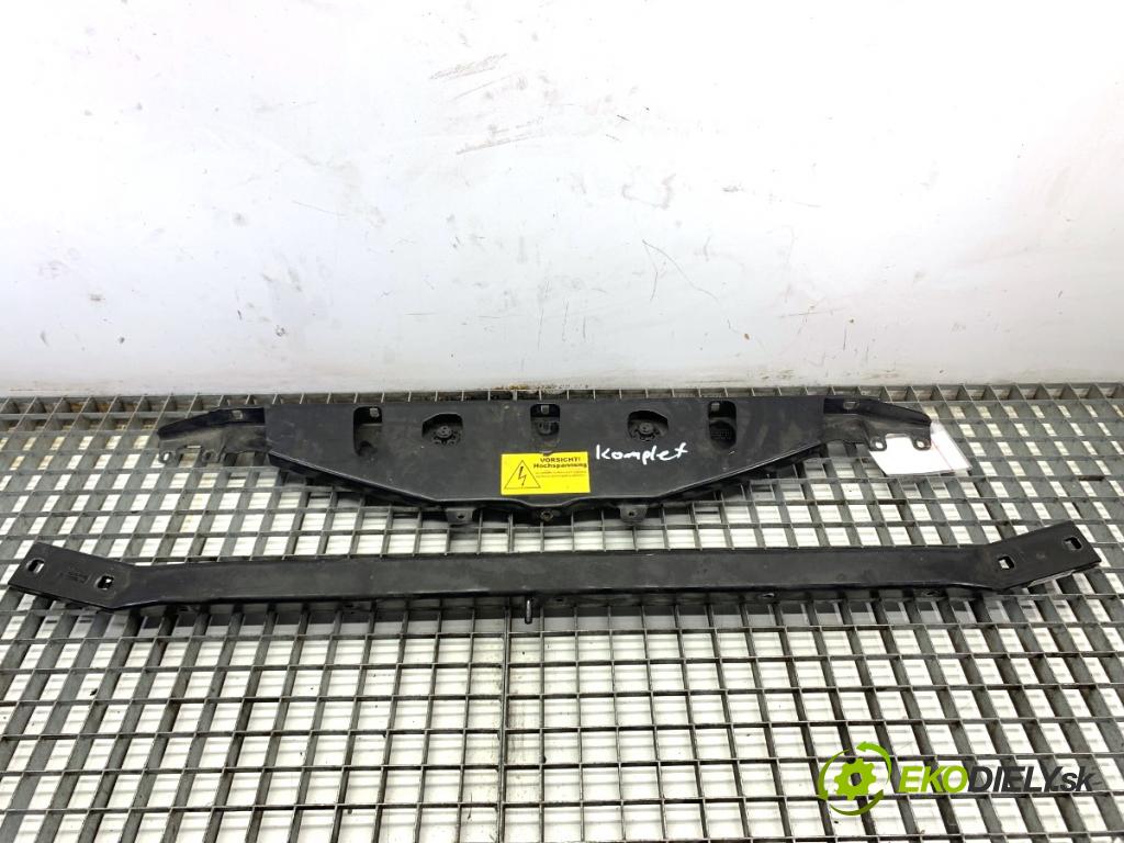 BMW F11 Kombi 2011 190 kW 530 d xDrive 2993 Výstuha horná 7200690 7200689 (Výstuha)