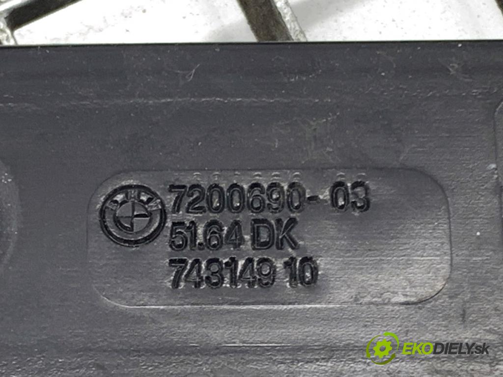 BMW F11 Kombi 2011 190 kW 530 d xDrive 2993 Výstuha horná 7200690 7200689 (Výstuha)