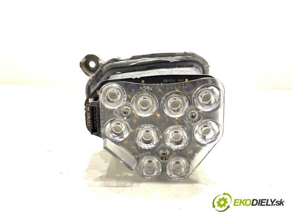 BMW F11 Kombi 2011 190 kW 530 d xDrive 2993 směrovka modul LED pravý 171738-03