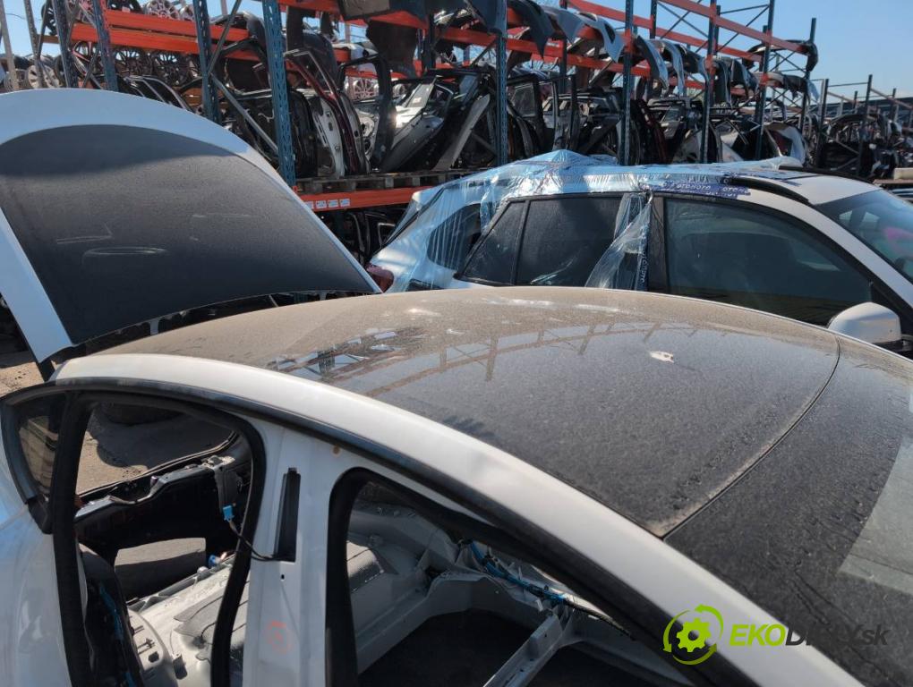 TESLA MODEL Y SUV 2023 235 kW EV 0 karoséria ČTVRŤÁK: Blatník prah strecha PODŁUŻNICA