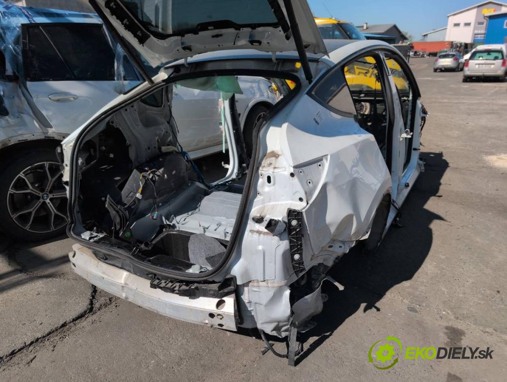 TESLA MODEL Y SUV 2023 235 kW EV 0 karoséria ČTVRŤÁK: Blatník prah strecha PODŁUŻNICA