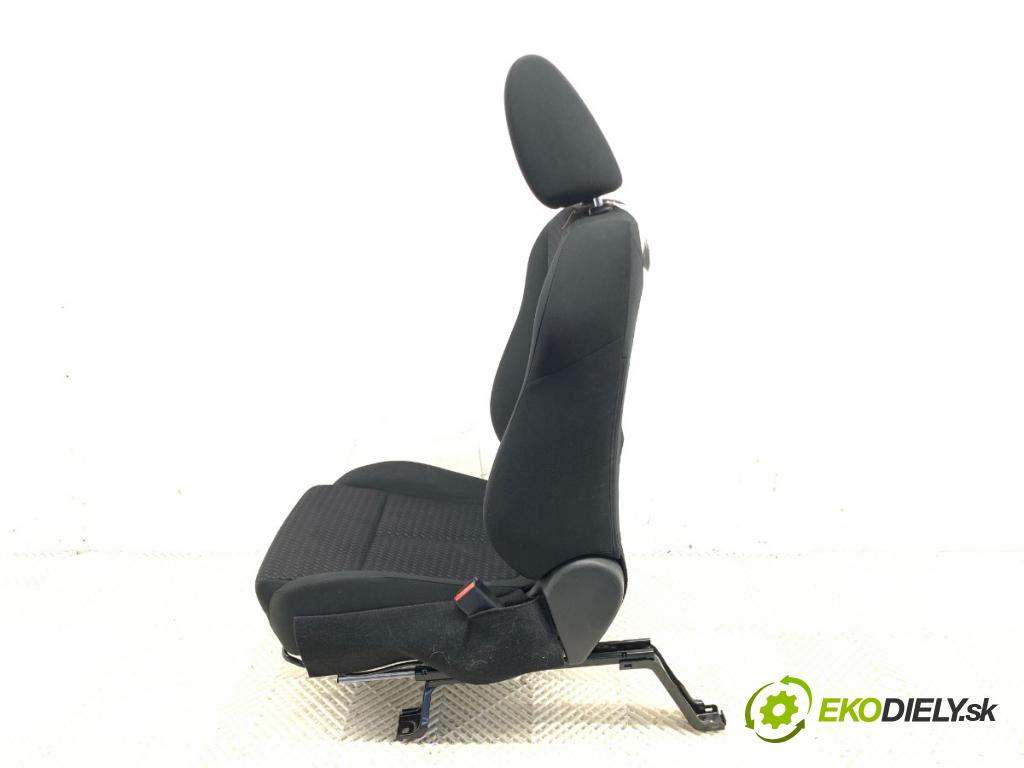 MITSUBISHI ECLIPSE SUV 2019 120 kW 1.5 T-Mivec 1499 Sedadlo pravy predný