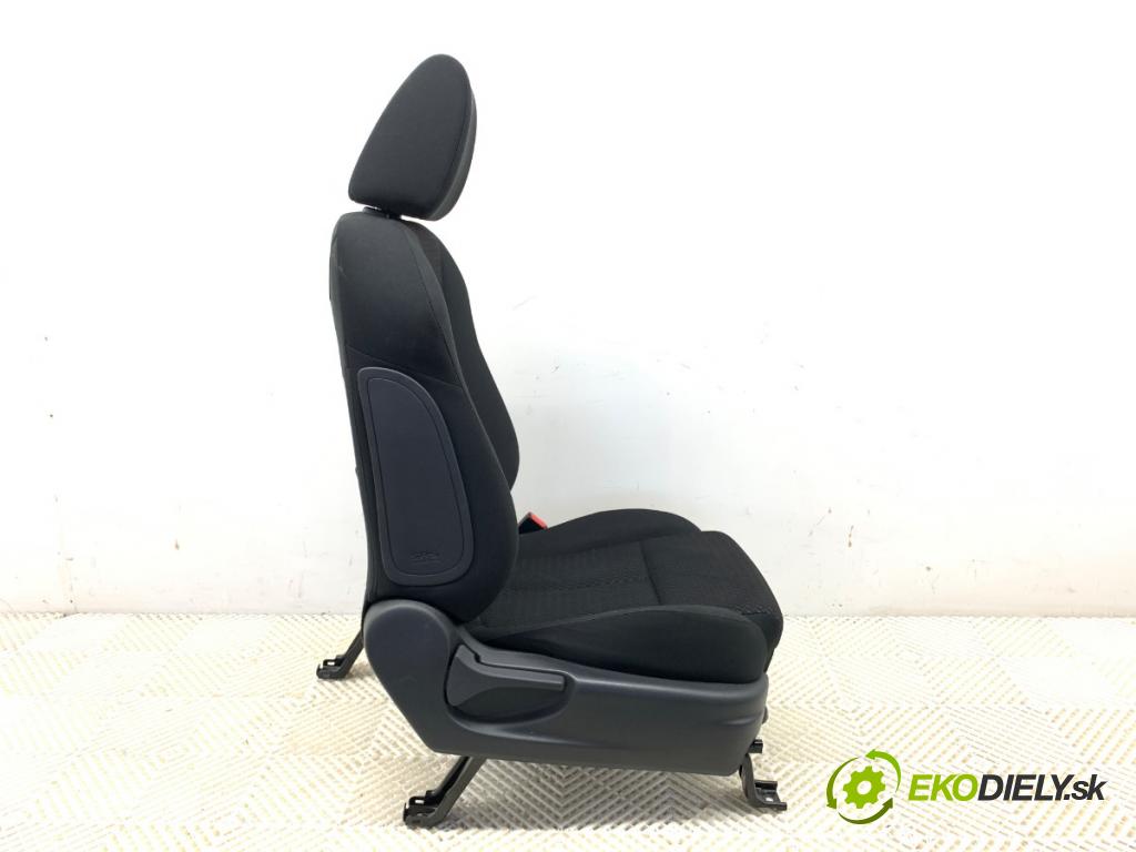 MITSUBISHI ECLIPSE SUV 2019 120 kW 1.5 T-Mivec 1499 Sedadlo pravy predný