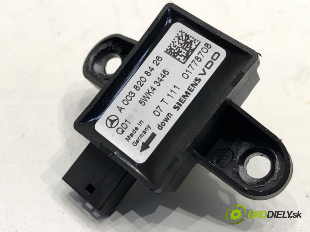 MERCEDES-BENZ X164 SUV 2007 165 kW GL 320 CDI 4-matic (164.822) 2987 snímač nárazu A0038208426 (Snímač nárazu)