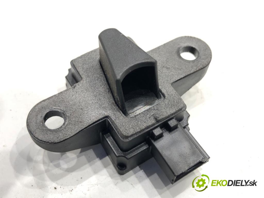 MERCEDES-BENZ X164 SUV 2007 165 kW GL 320 CDI 4-matic (164.822) 2987 Snímač nárazu A0038208426 (Snímač nárazu)