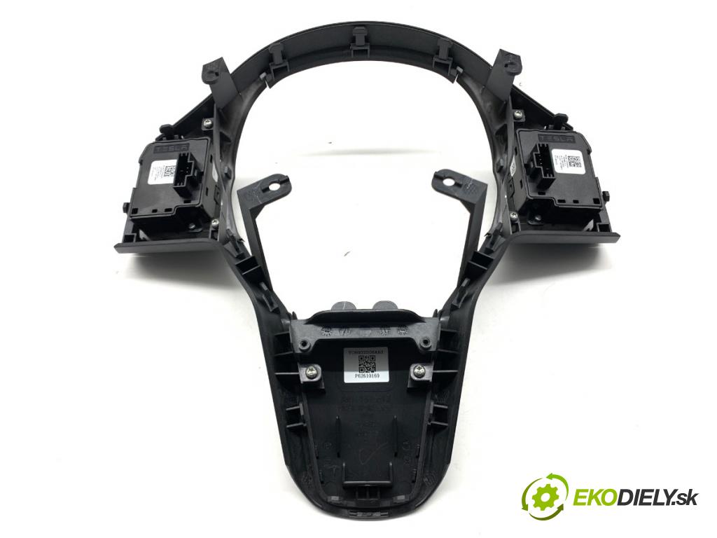 TESLA MODEL Y SUV 2023 235 kW EV 0 SPÍNAČE: volantu 1626612