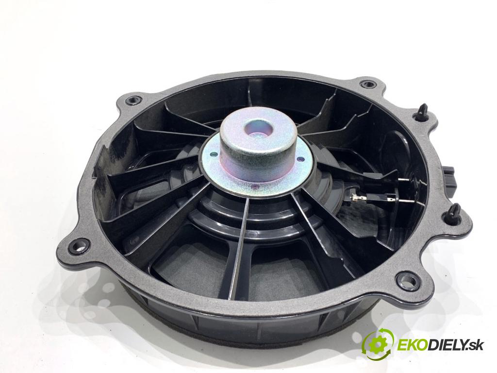 TESLA MODEL Y SUV 2023 235 kW EV 0 reproduktor Dvere predný ľavy 1079744-00-E