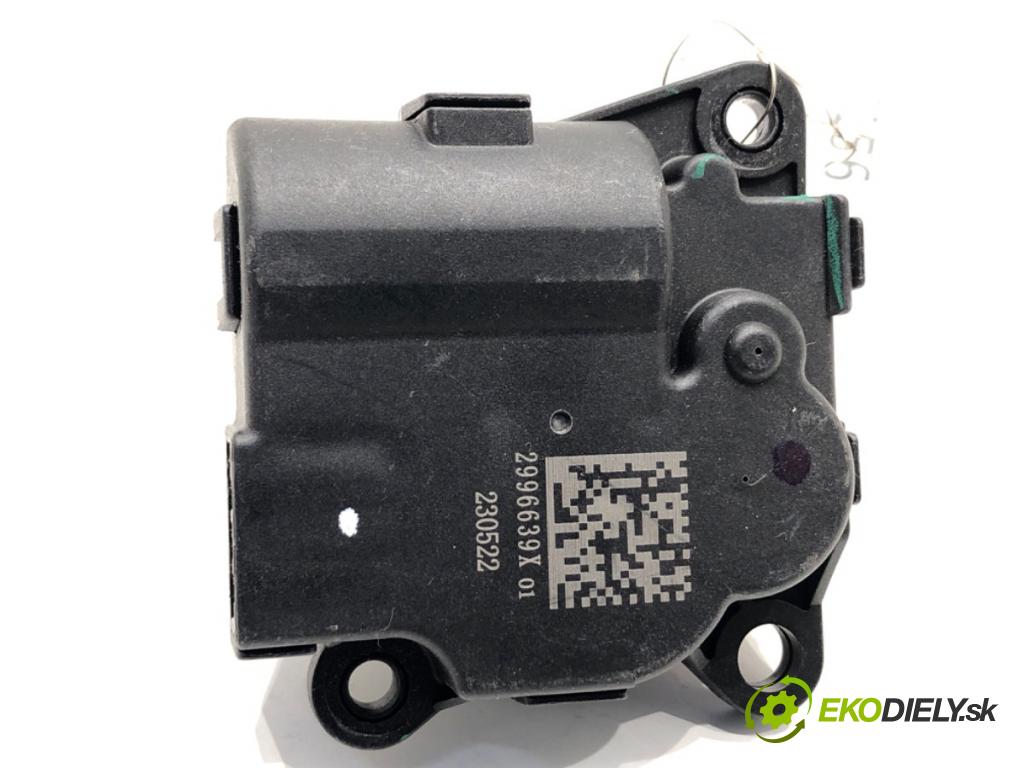 TESLA MODEL Y SUV 2023 235 kW EV 0 motor topení 2996639X