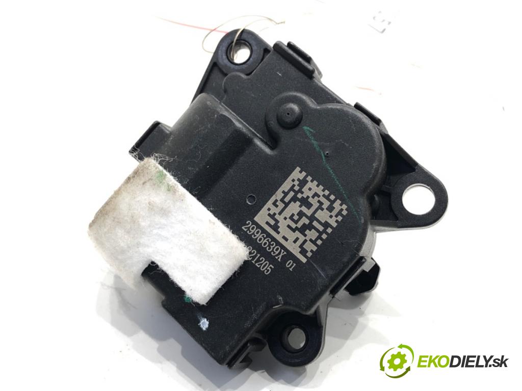 TESLA MODEL Y SUV 2023 235 kW EV 0 motor topení 2996639X